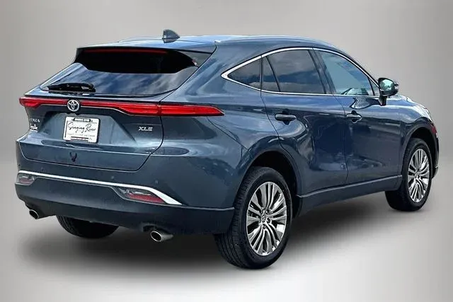 2023 Toyota Venza XLE thumbnail 5