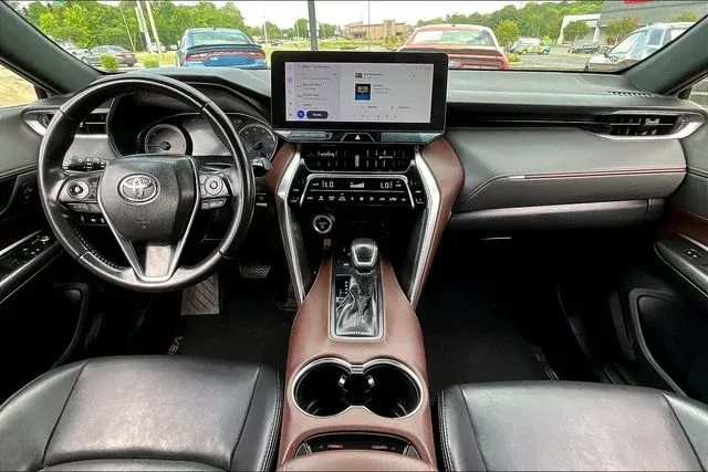 2023 Toyota Venza XLE thumbnail 7