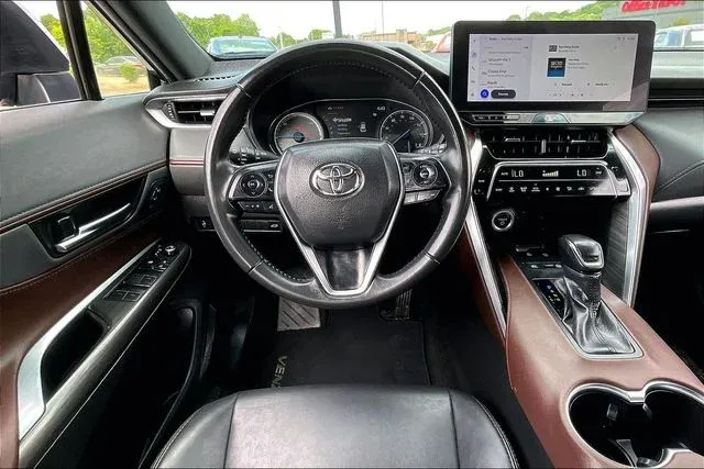 2023 Toyota Venza XLE thumbnail 8