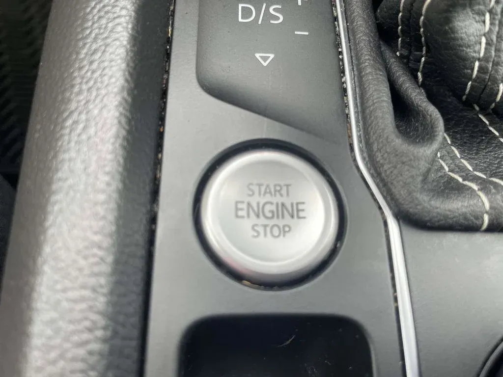 2023 Volkswagen Atlas 3.6L V6 SEL R-Line thumbnail 22