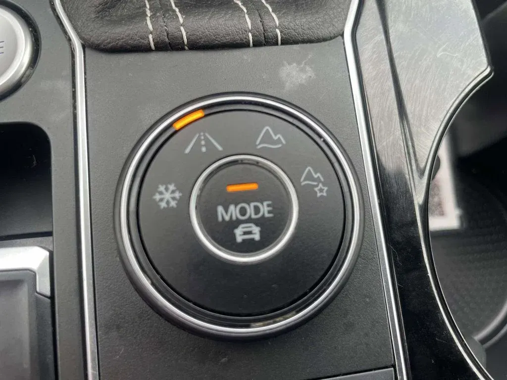 2023 Volkswagen Atlas 3.6L V6 SEL R-Line thumbnail 23