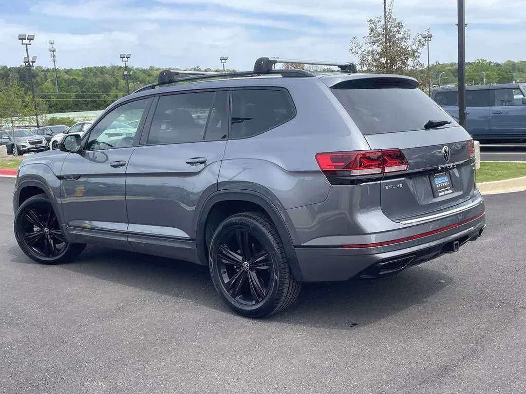 2023 Volkswagen Atlas 3.6L V6 SEL R-Line thumbnail 4