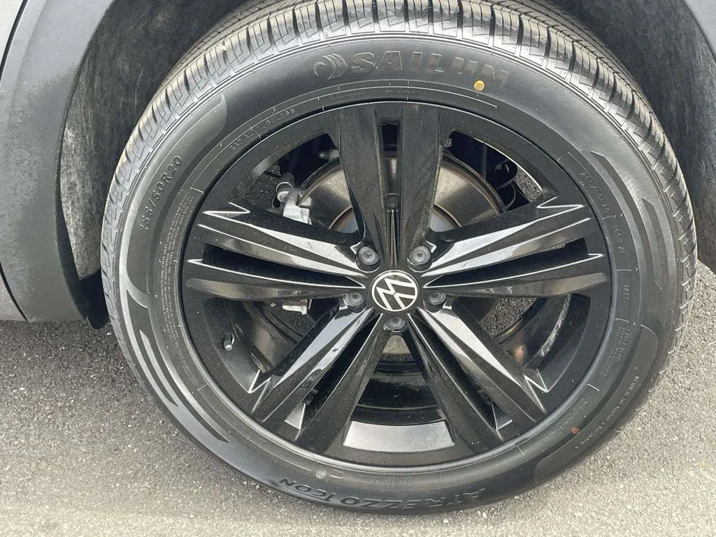 2023 Volkswagen Atlas 3.6L V6 SEL R-Line thumbnail 7