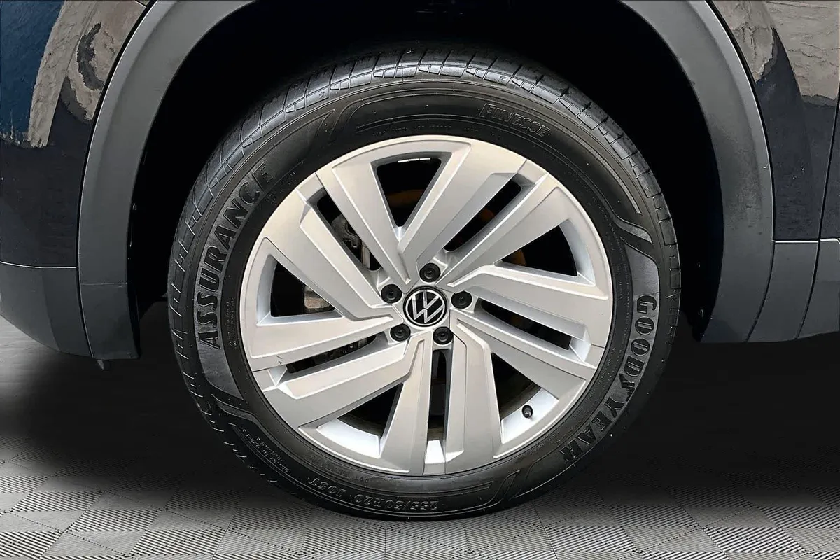 2023 Volkswagen Atlas Cross Sport 3.6L V6 SE w/Technology thumbnail 11