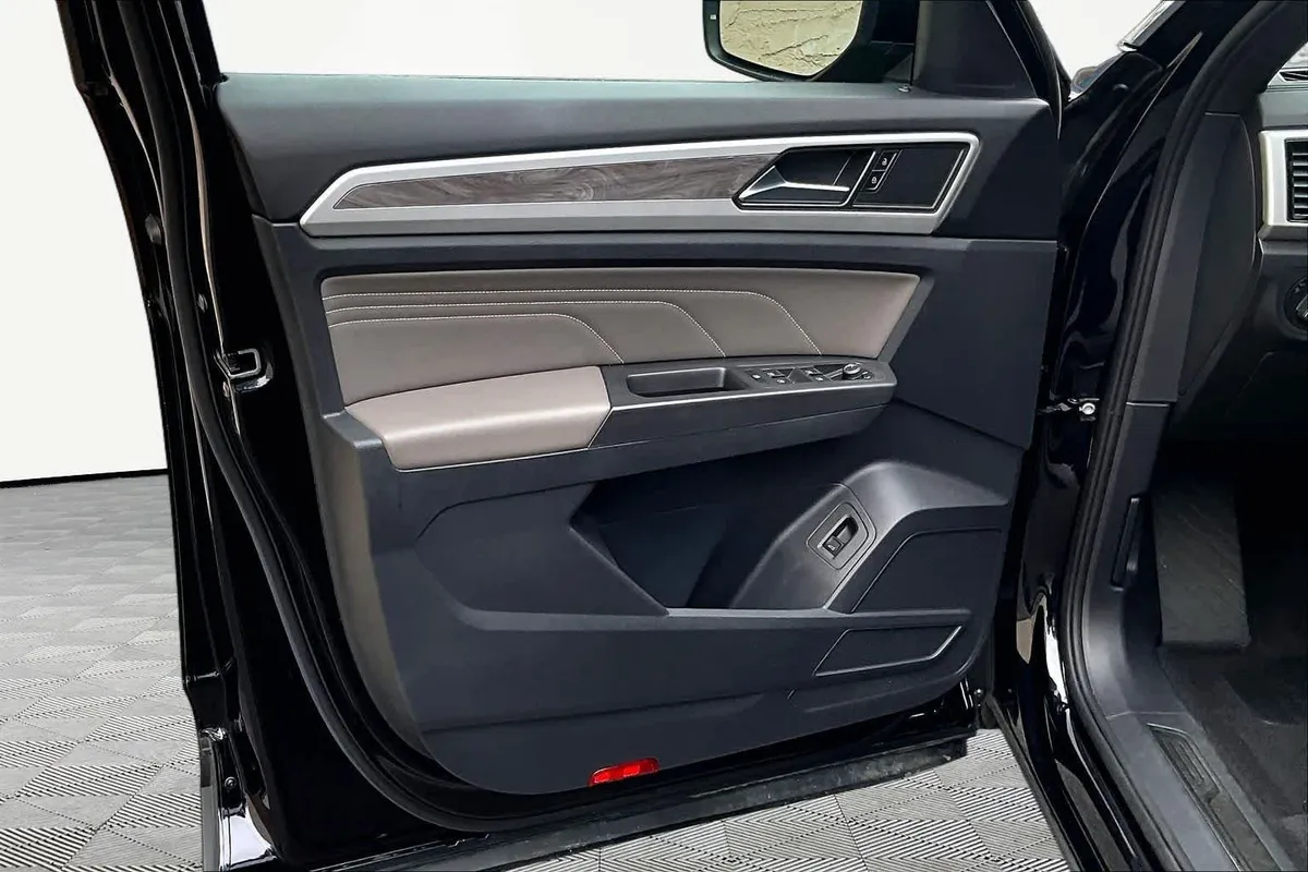 2023 Volkswagen Atlas Cross Sport 3.6L V6 SE w/Technology thumbnail 22