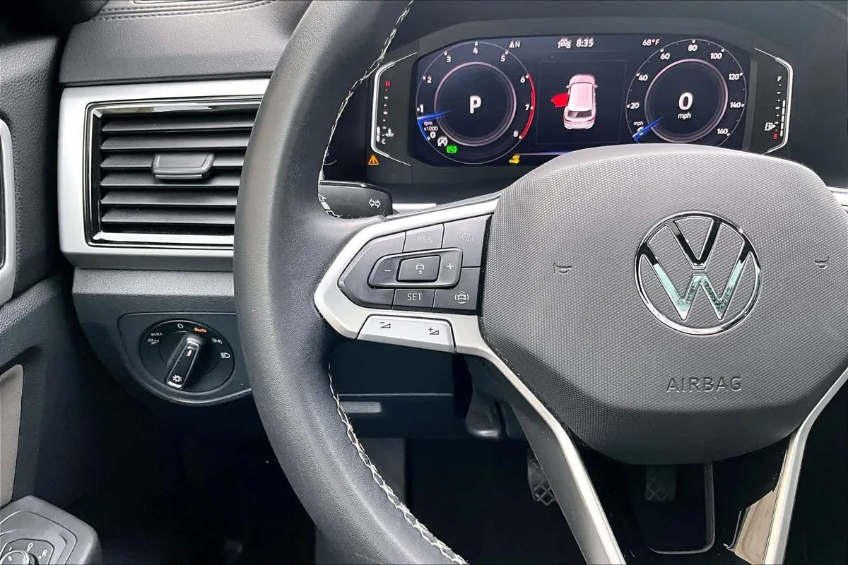 2023 Volkswagen Atlas Cross Sport 3.6L V6 SE w/Technology thumbnail 24