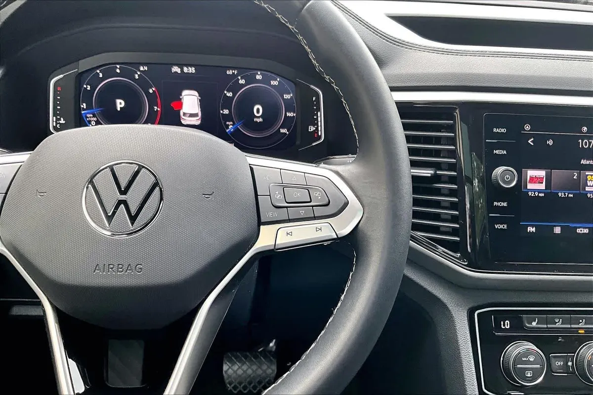 2023 Volkswagen Atlas Cross Sport 3.6L V6 SE w/Technology thumbnail 25