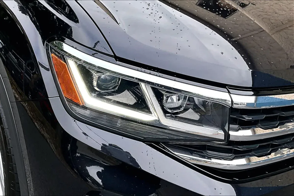 2023 Volkswagen Atlas Cross Sport 3.6L V6 SE w/Technology thumbnail 28