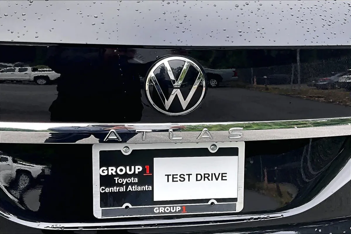 2023 Volkswagen Atlas Cross Sport 3.6L V6 SE w/Technology thumbnail 31