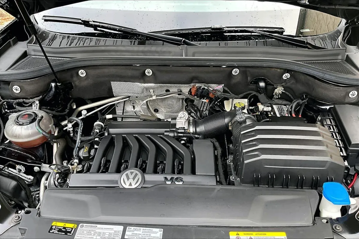 2023 Volkswagen Atlas Cross Sport 3.6L V6 SE w/Technology thumbnail 32