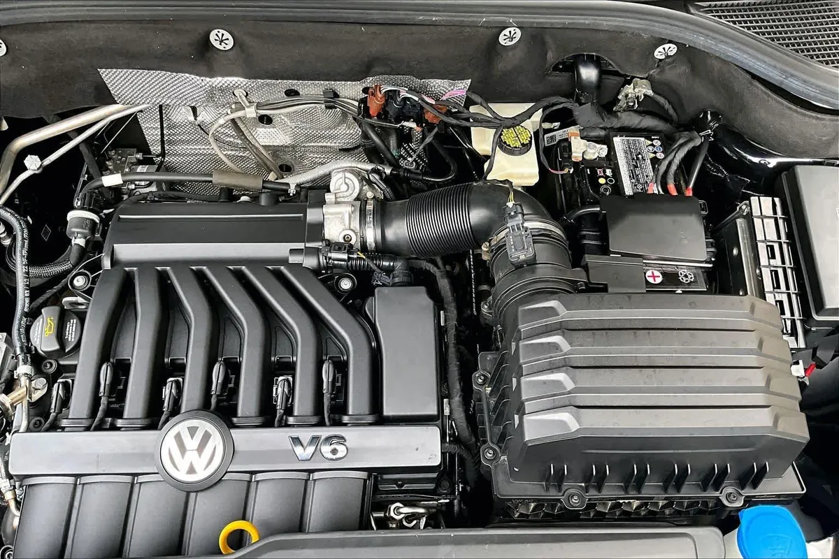 2023 Volkswagen Atlas Cross Sport 3.6L V6 SE w/Technology thumbnail 33