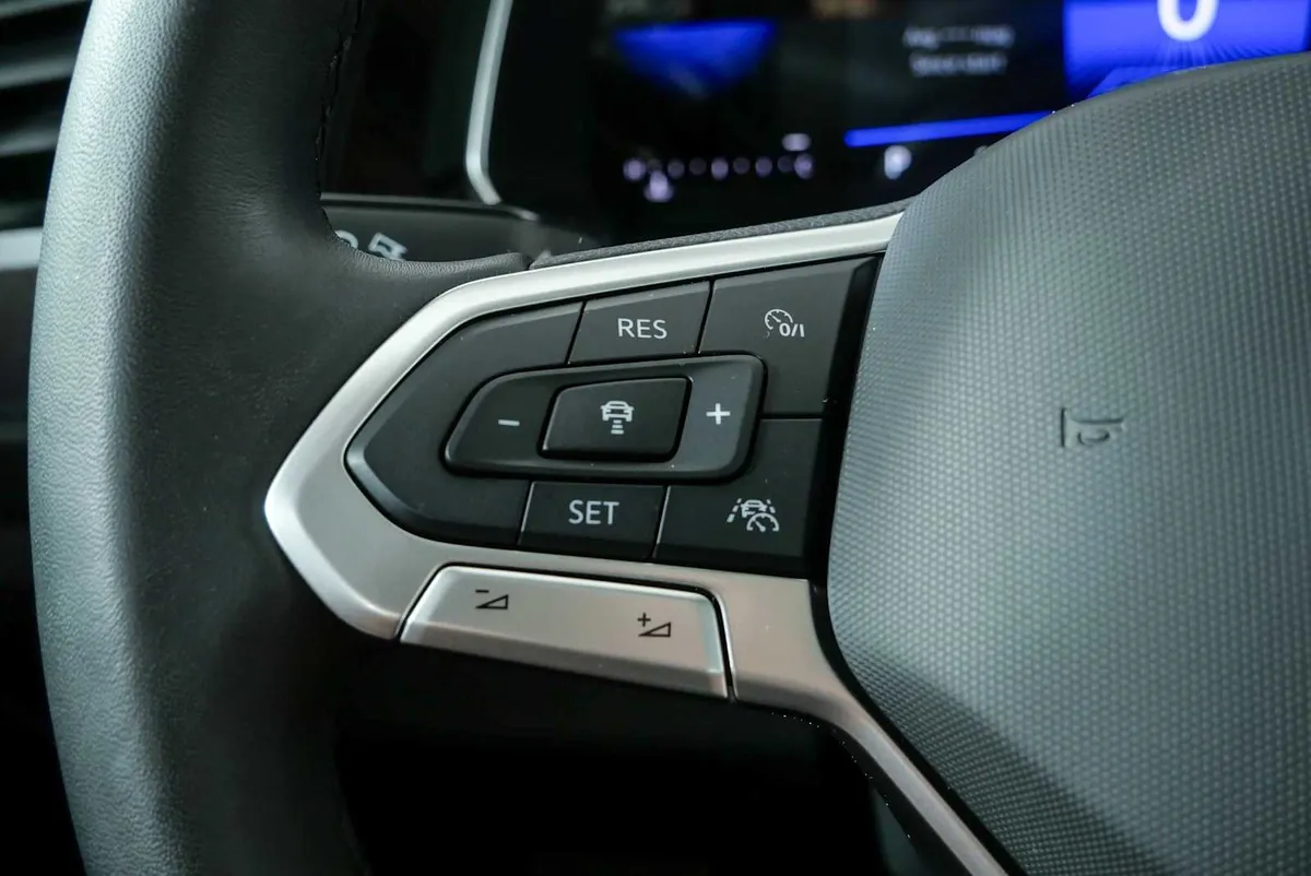2023 VOLKSWAGEN JETTA SE thumbnail 10