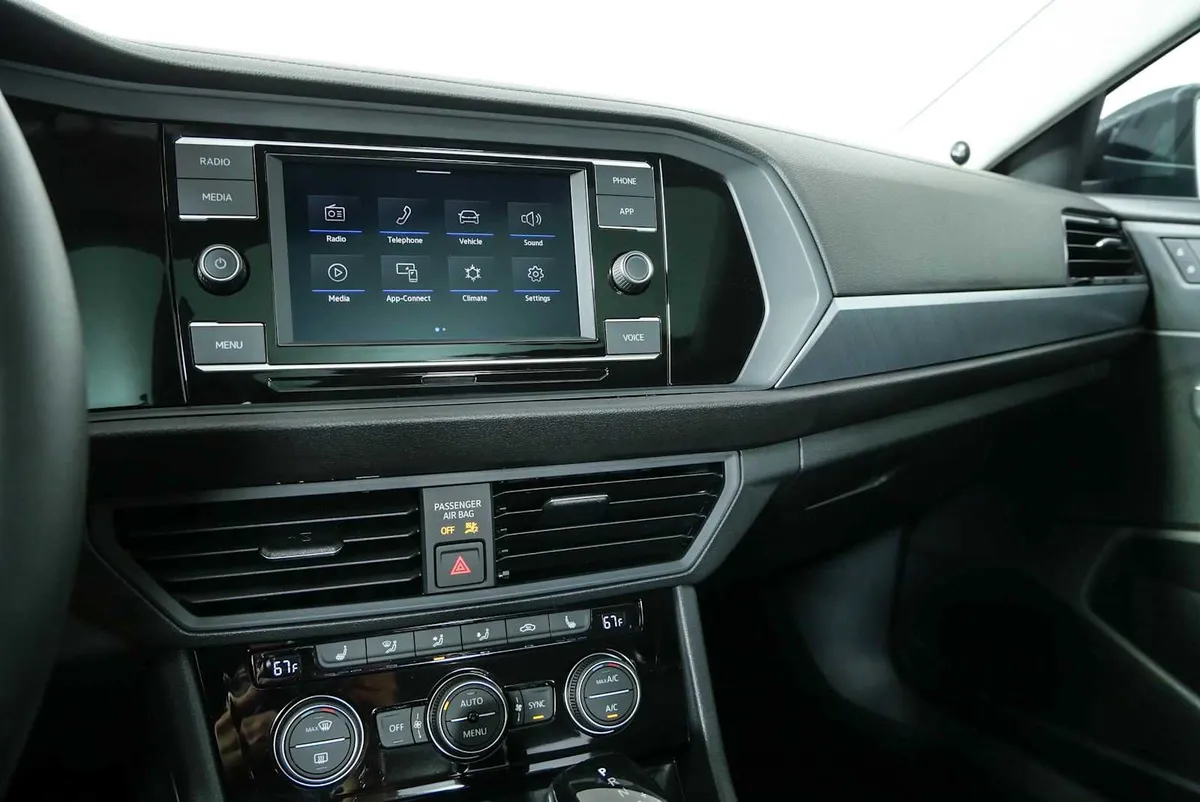 2023 VOLKSWAGEN JETTA SE thumbnail 12