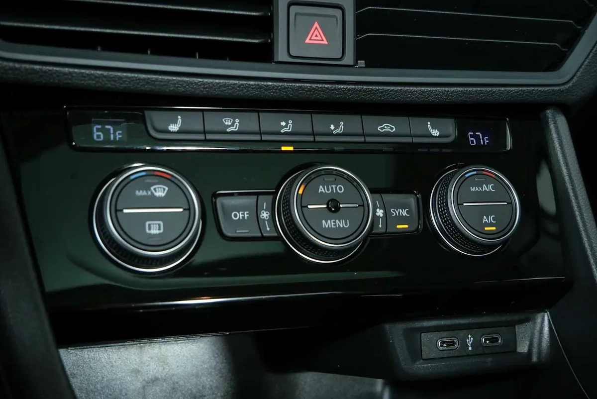 2023 VOLKSWAGEN JETTA SE thumbnail 14