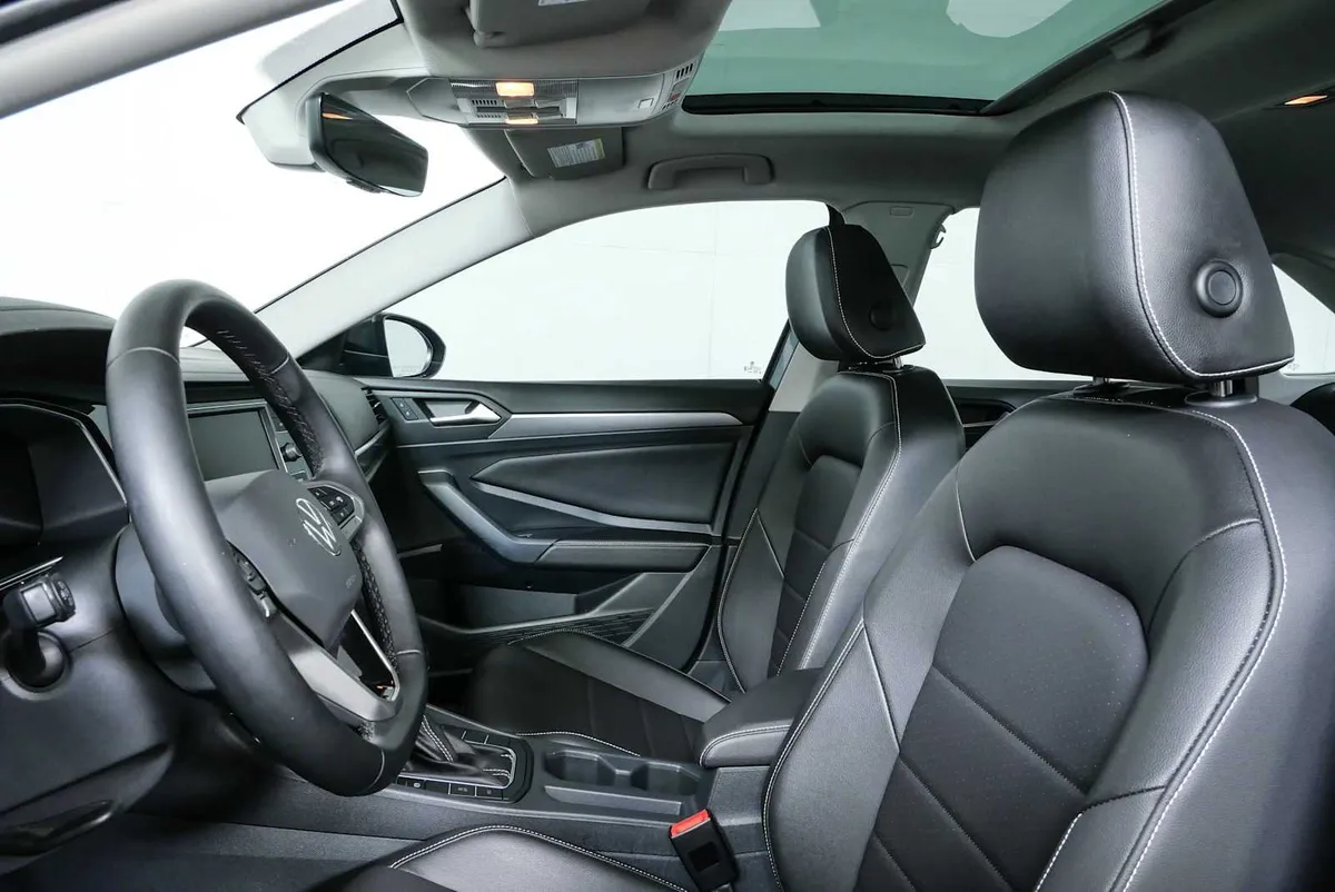 2023 VOLKSWAGEN JETTA SE thumbnail 5
