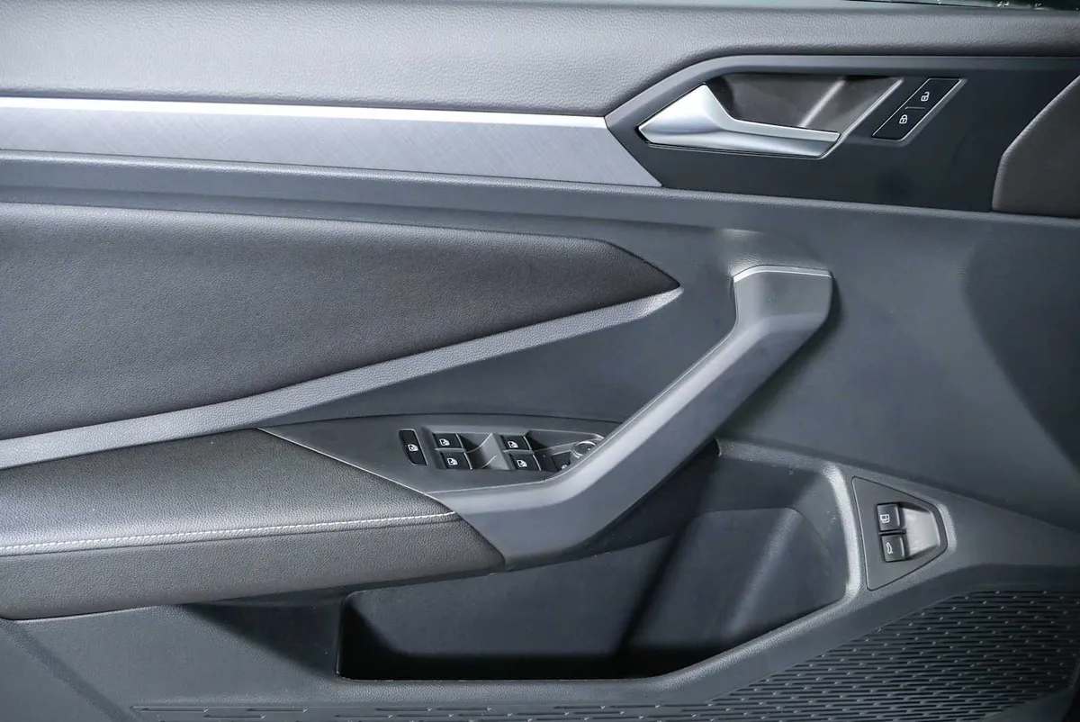 2023 VOLKSWAGEN JETTA SE thumbnail 6