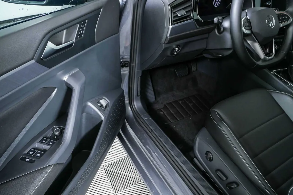 2023 VOLKSWAGEN JETTA SE thumbnail 7