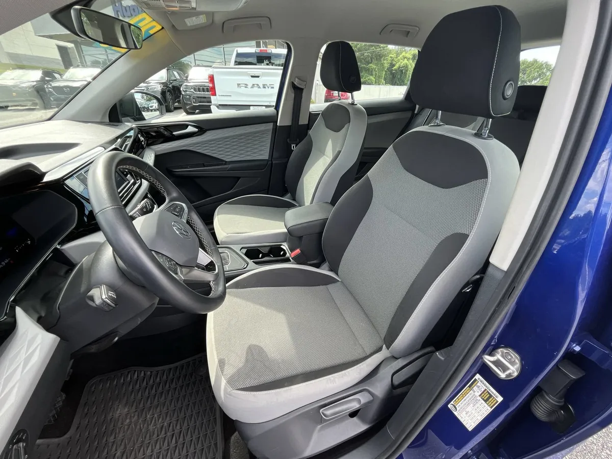 2023 Volkswagen Taos 1.5T S thumbnail 11
