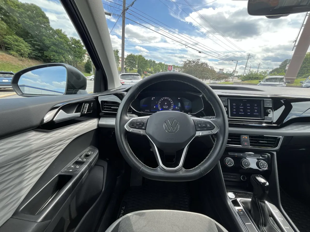 2023 Volkswagen Taos 1.5T S thumbnail 14