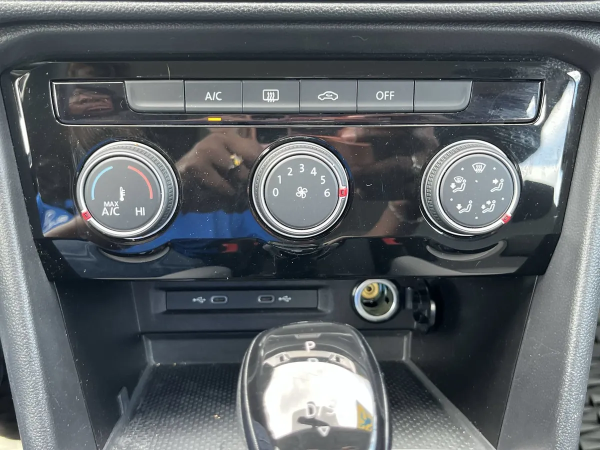 2023 Volkswagen Taos 1.5T S thumbnail 18
