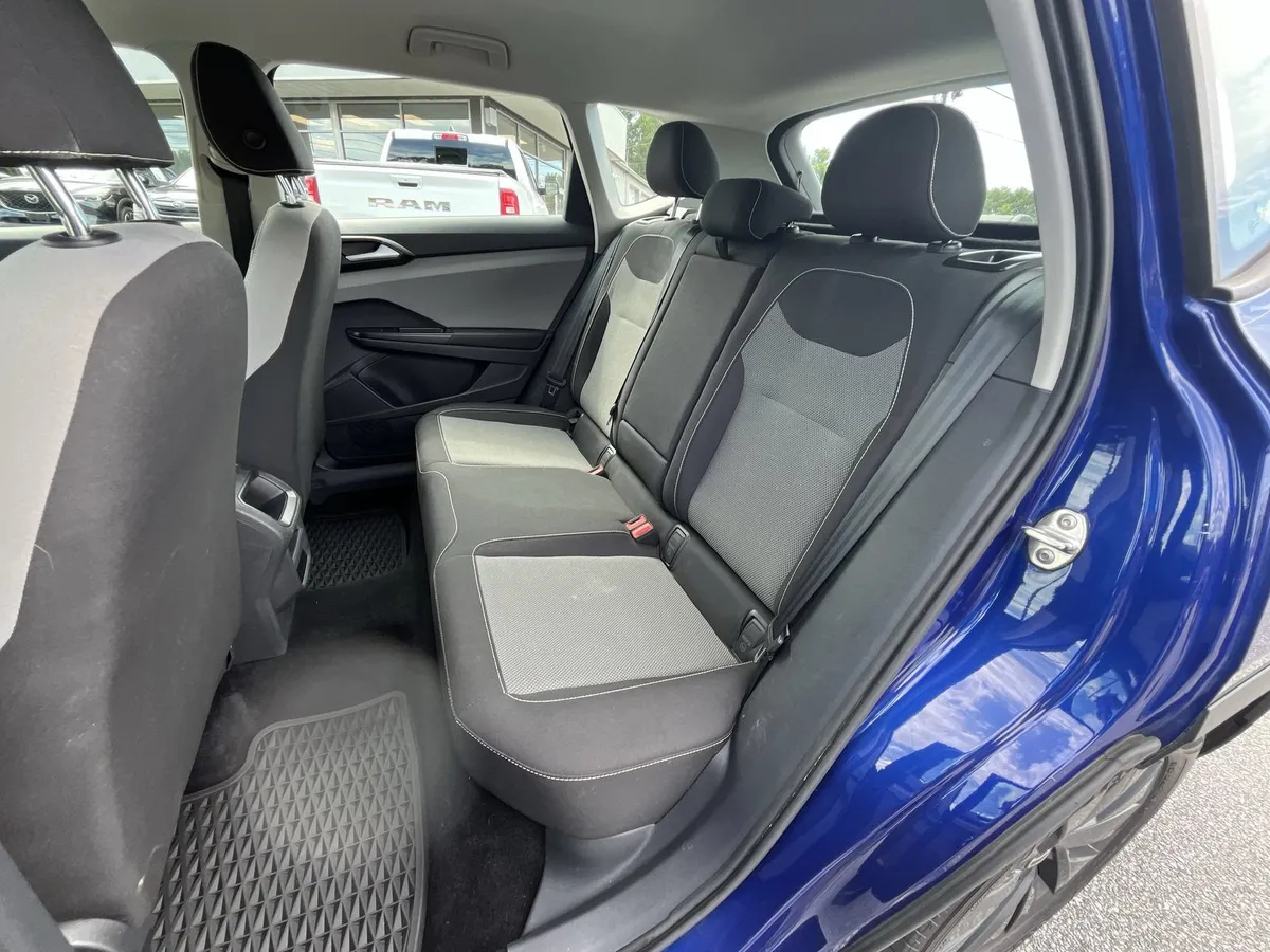 2023 Volkswagen Taos 1.5T S thumbnail 21