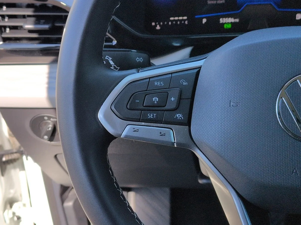 2023 Volkswagen Taos S thumbnail 18