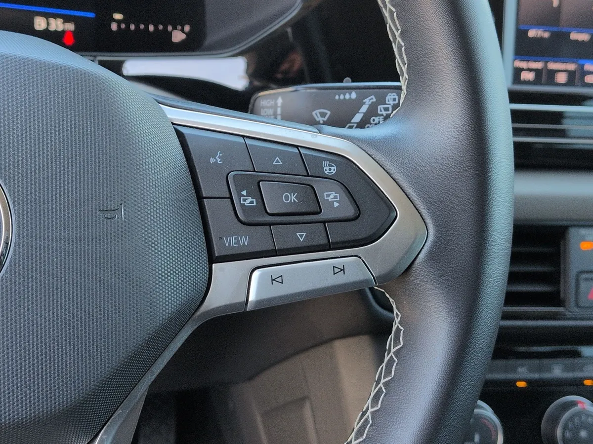 2023 Volkswagen Taos S thumbnail 19