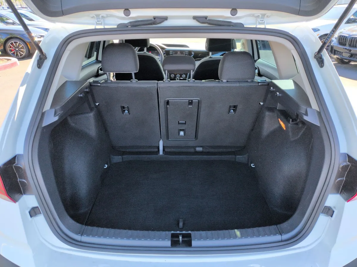 2023 Volkswagen Taos S thumbnail 29