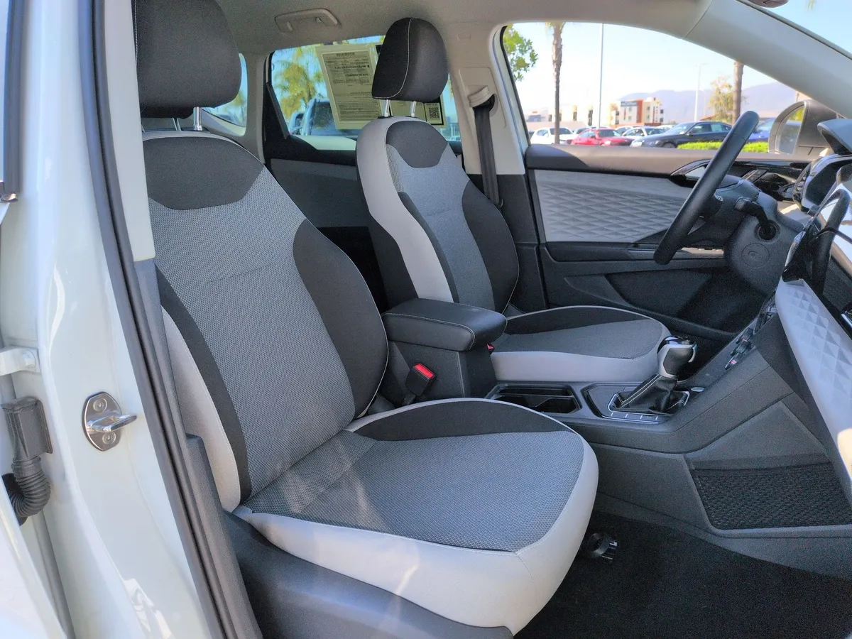 2023 Volkswagen Taos S thumbnail 30