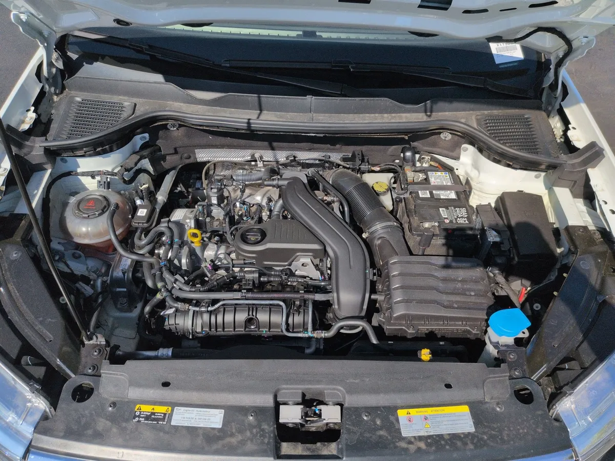 2023 Volkswagen Taos S thumbnail 31