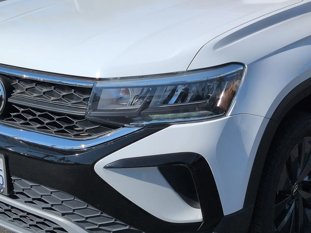 2023 Volkswagen Taos S thumbnail 5