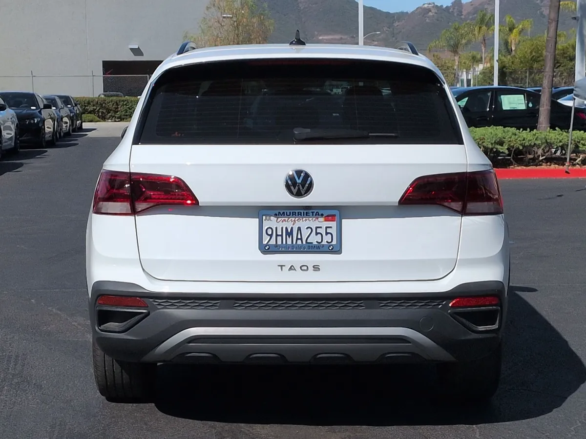 2023 Volkswagen Taos S thumbnail 8