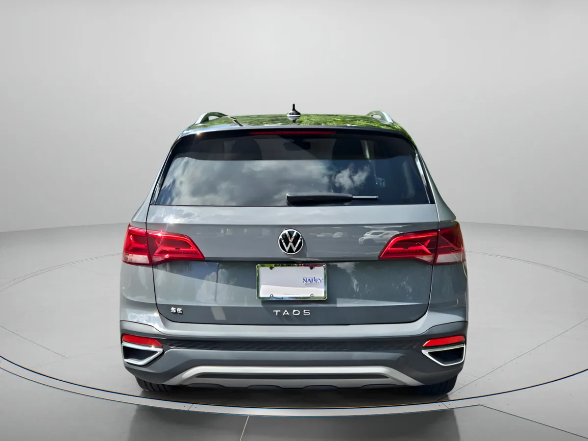 2023 Volkswagen Taos SE thumbnail 4