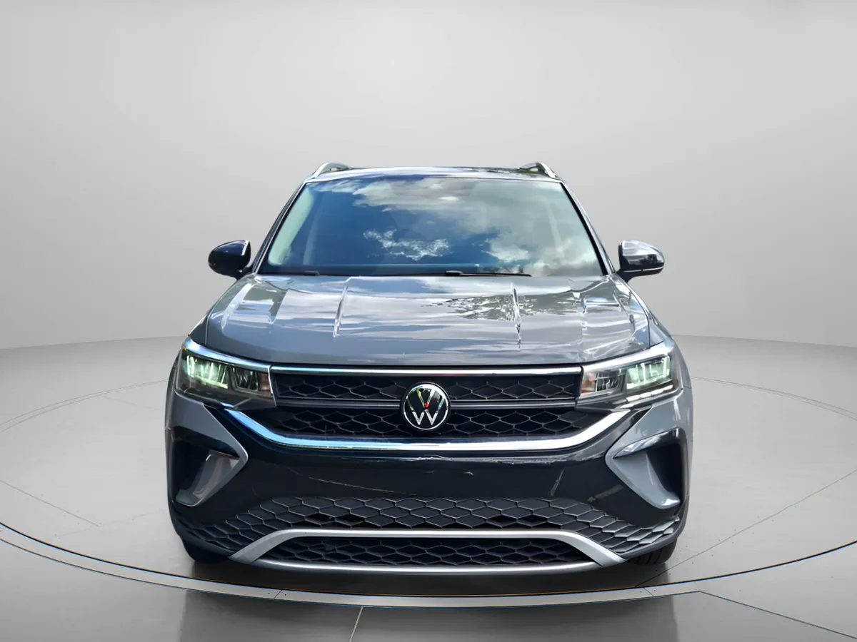 2023 Volkswagen Taos SE thumbnail 8