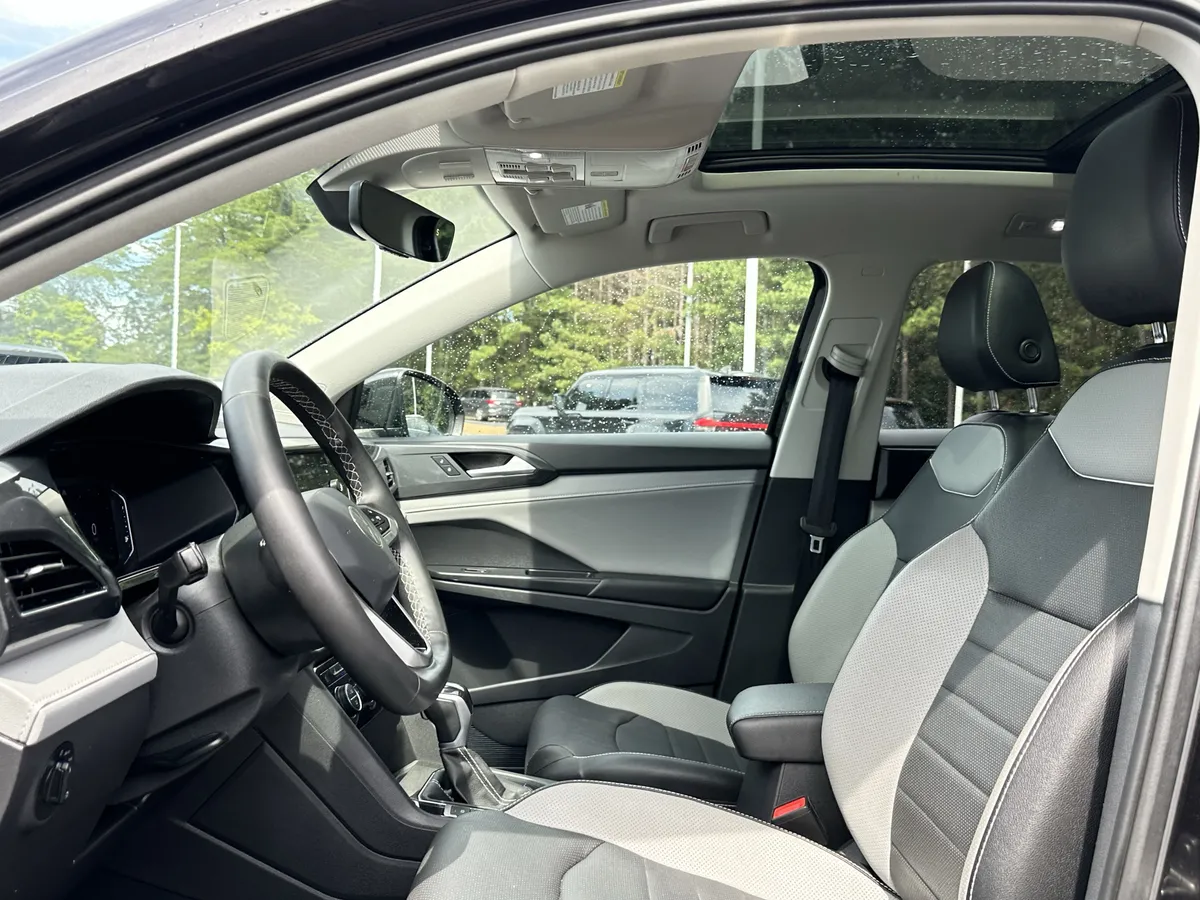 2023 Volkswagen Taos SEL 4MOTION *Ltd Avail* thumbnail 7