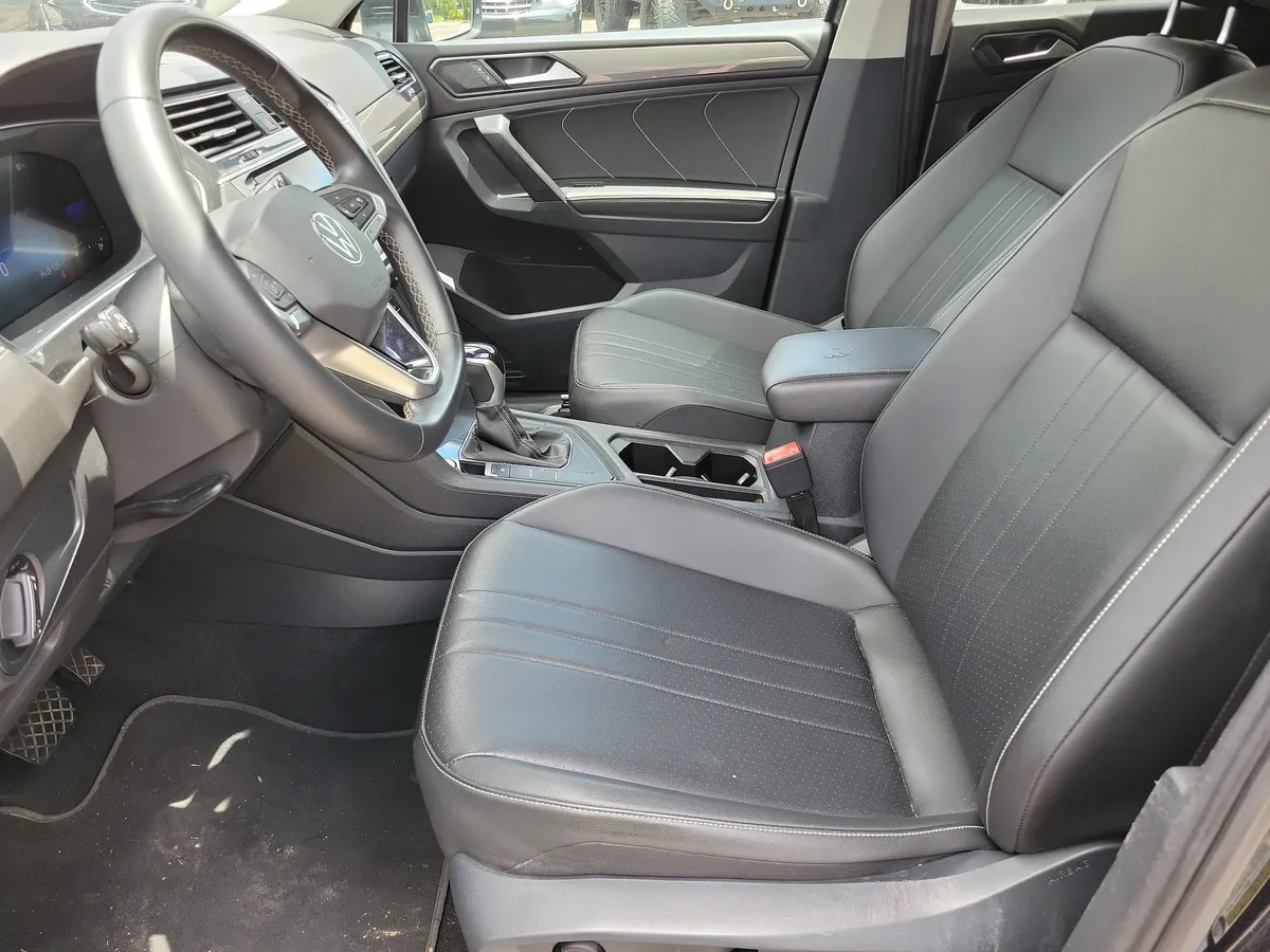 2023 Volkswagen Tiguan 2.0T SE thumbnail 10