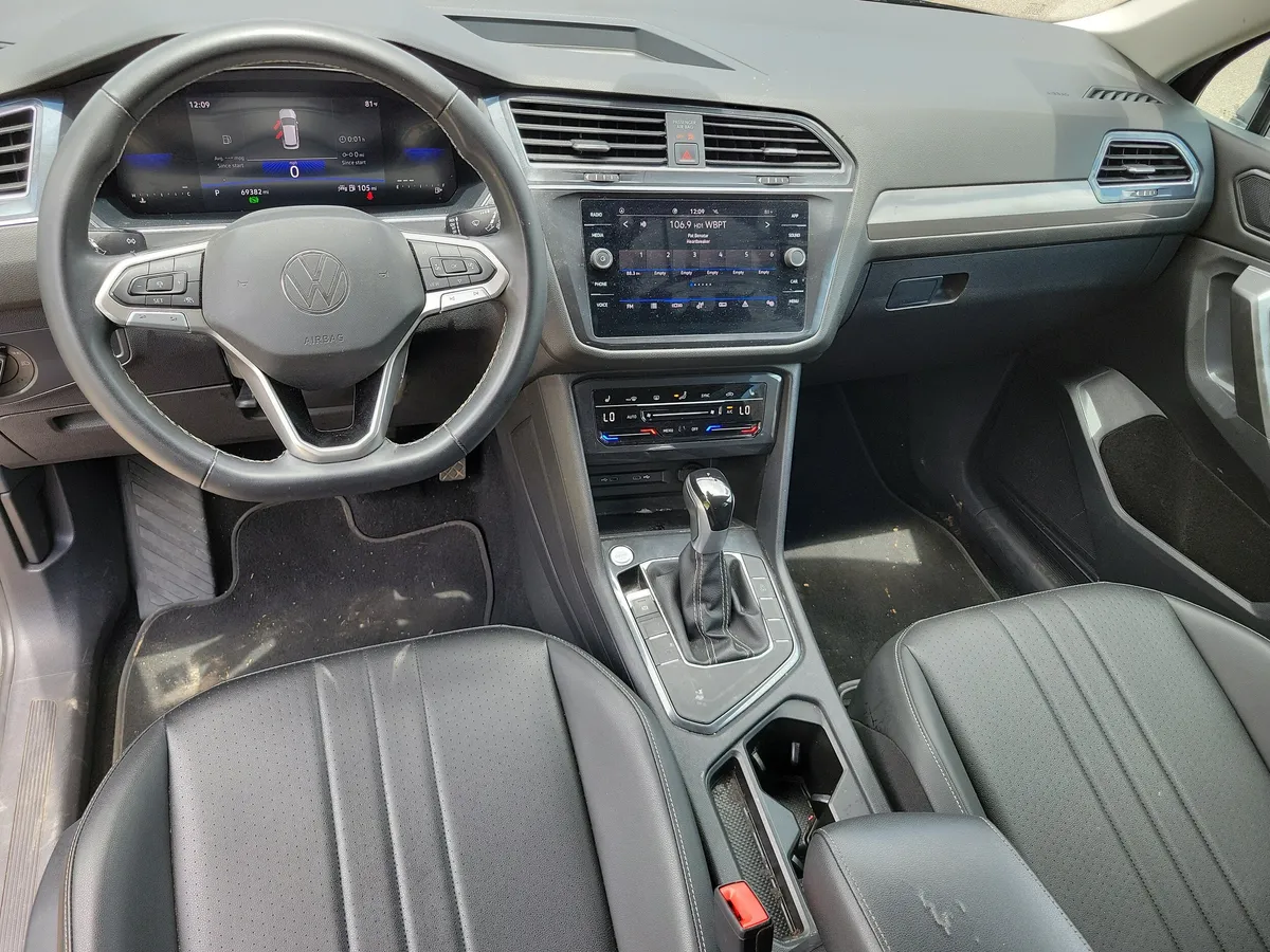 2023 Volkswagen Tiguan 2.0T SE thumbnail 14
