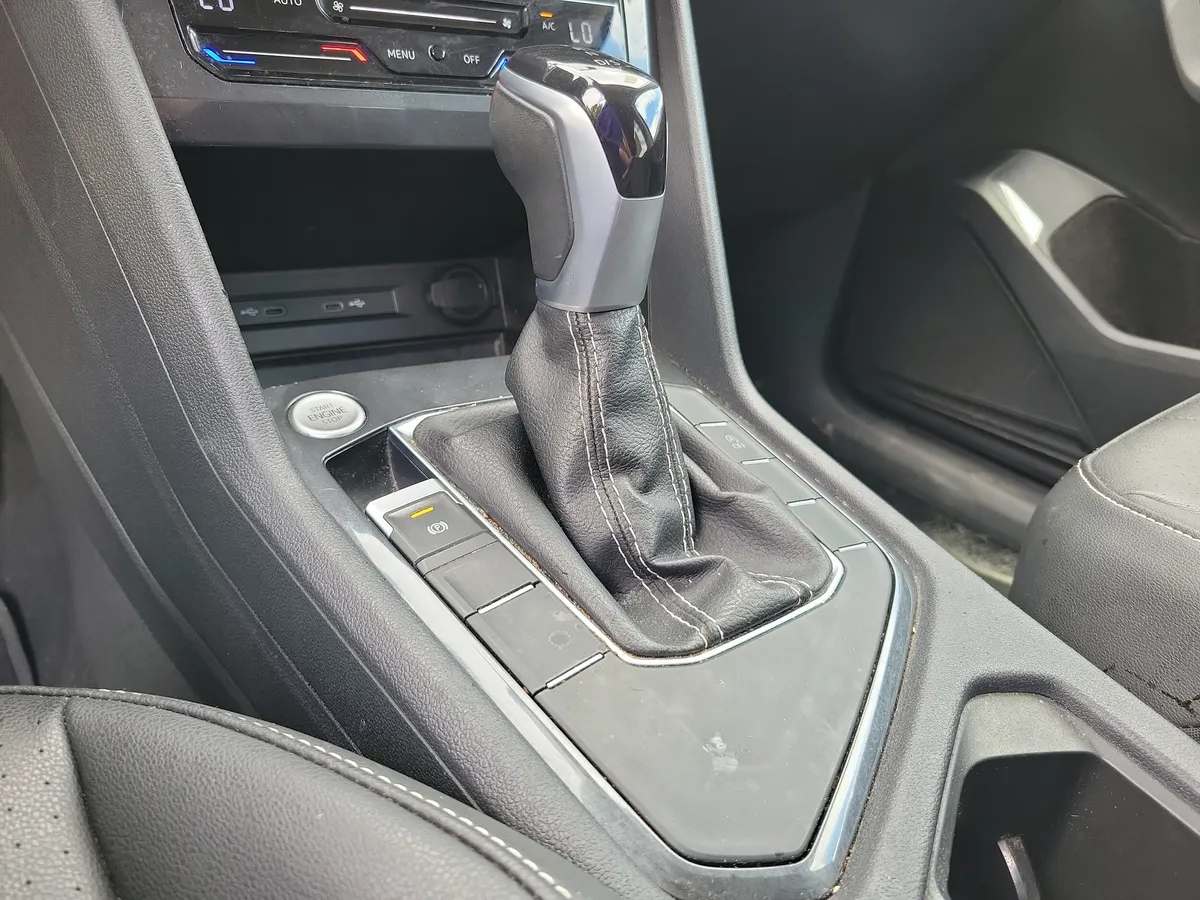 2023 Volkswagen Tiguan 2.0T SE thumbnail 17