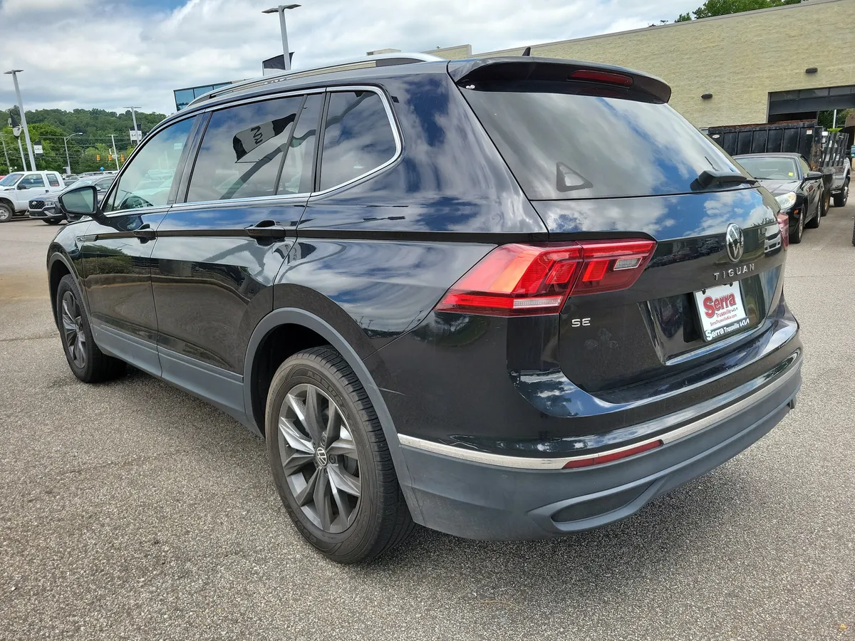 2023 Volkswagen Tiguan 2.0T SE thumbnail 3