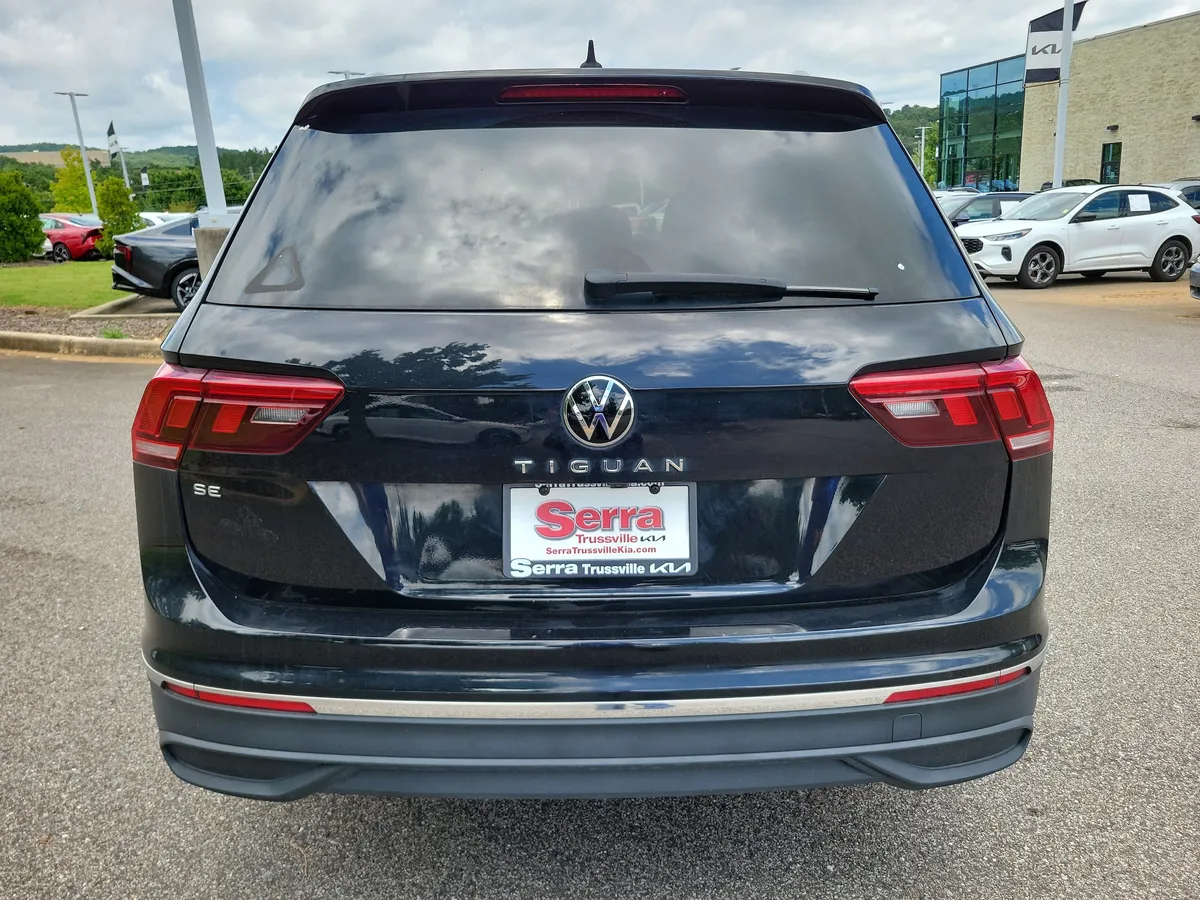 2023 Volkswagen Tiguan 2.0T SE thumbnail 4
