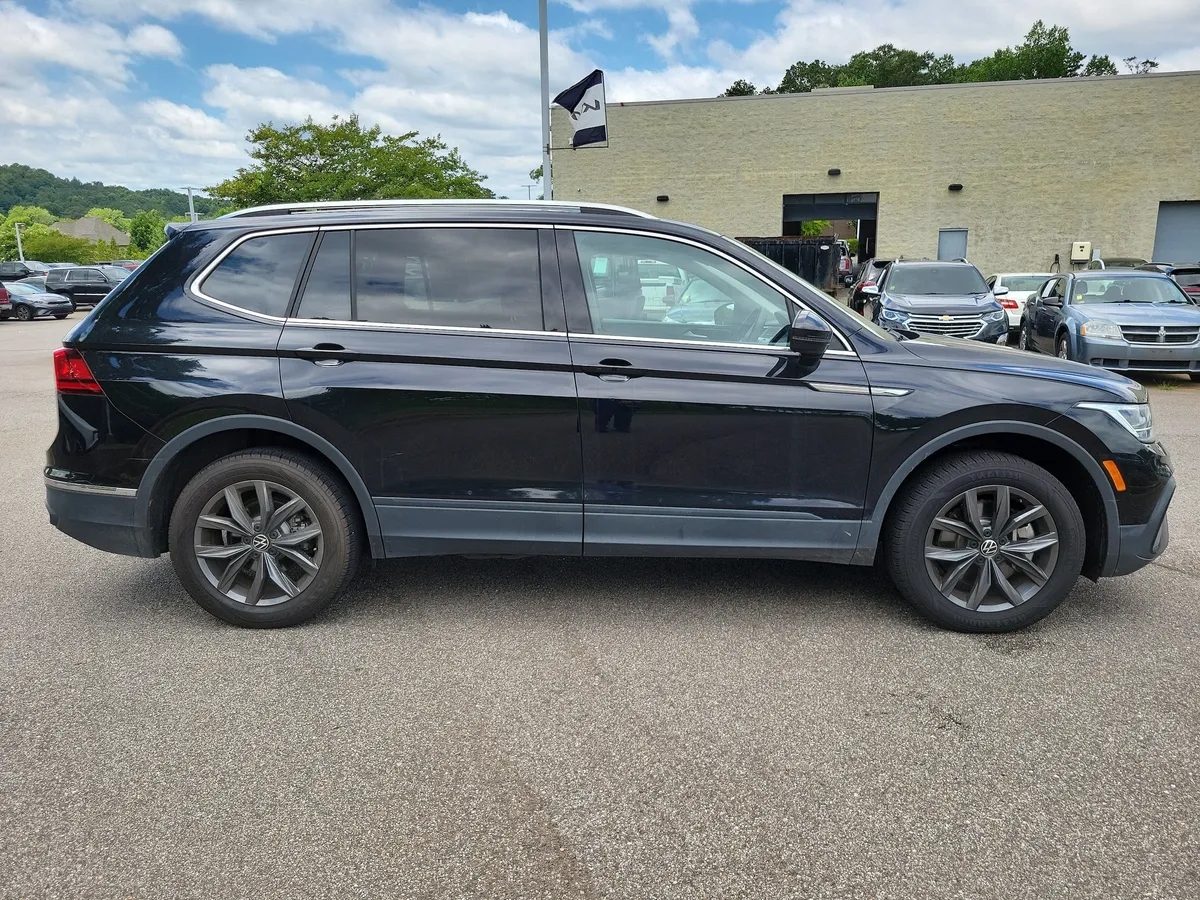 2023 Volkswagen Tiguan 2.0T SE thumbnail 6
