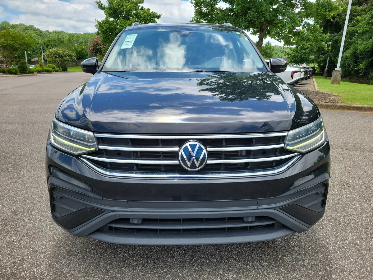 2023 Volkswagen Tiguan 2.0T SE thumbnail 8