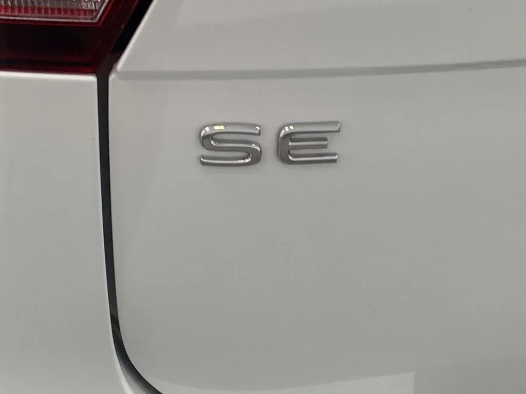 2023 Volkswagen Tiguan 2.0T SE R-Line Black thumbnail 10