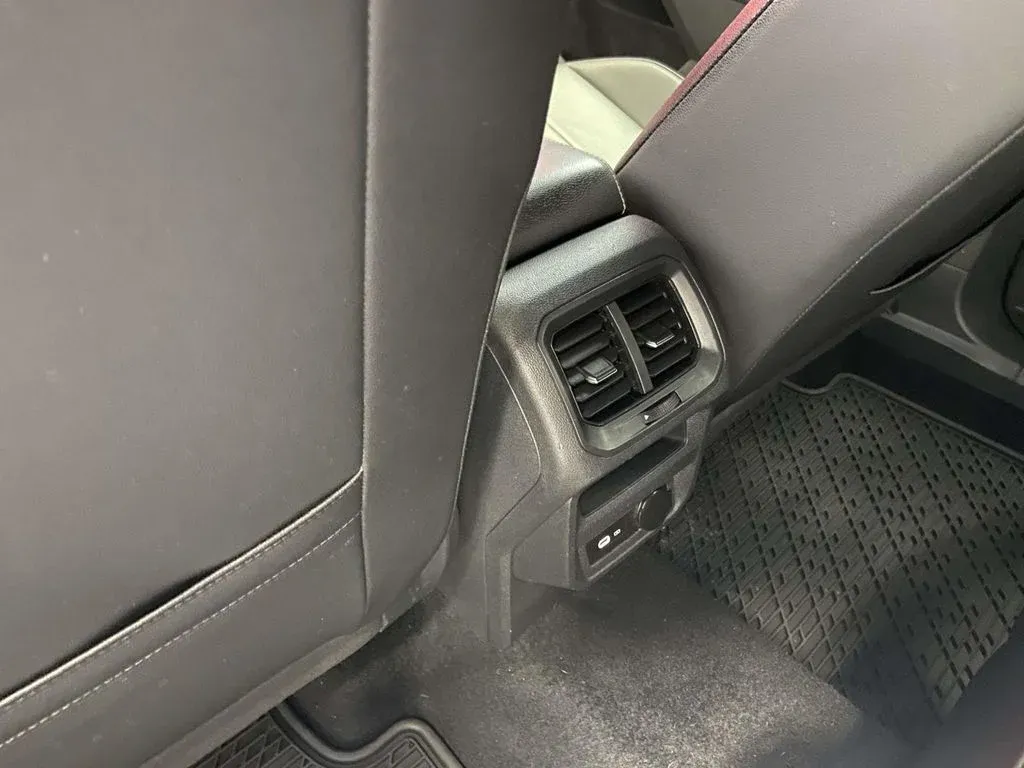 2023 Volkswagen Tiguan 2.0T SE R-Line Black thumbnail 14