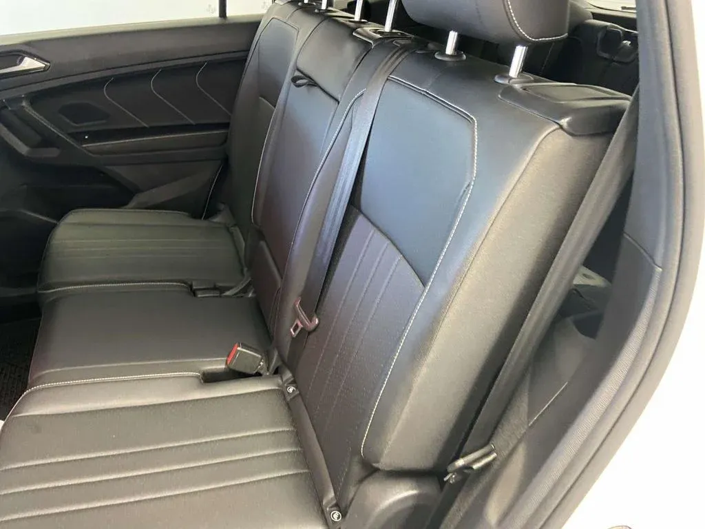 2023 Volkswagen Tiguan 2.0T SE R-Line Black thumbnail 15