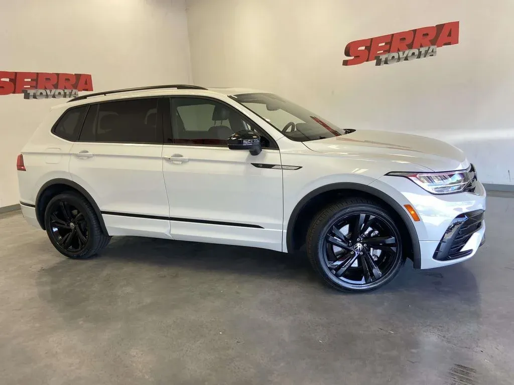 2023 Volkswagen Tiguan 2.0T SE R-Line Black thumbnail 2