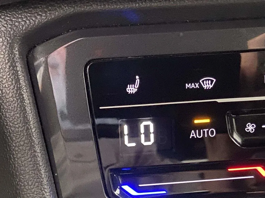 2023 Volkswagen Tiguan 2.0T SE R-Line Black thumbnail 24