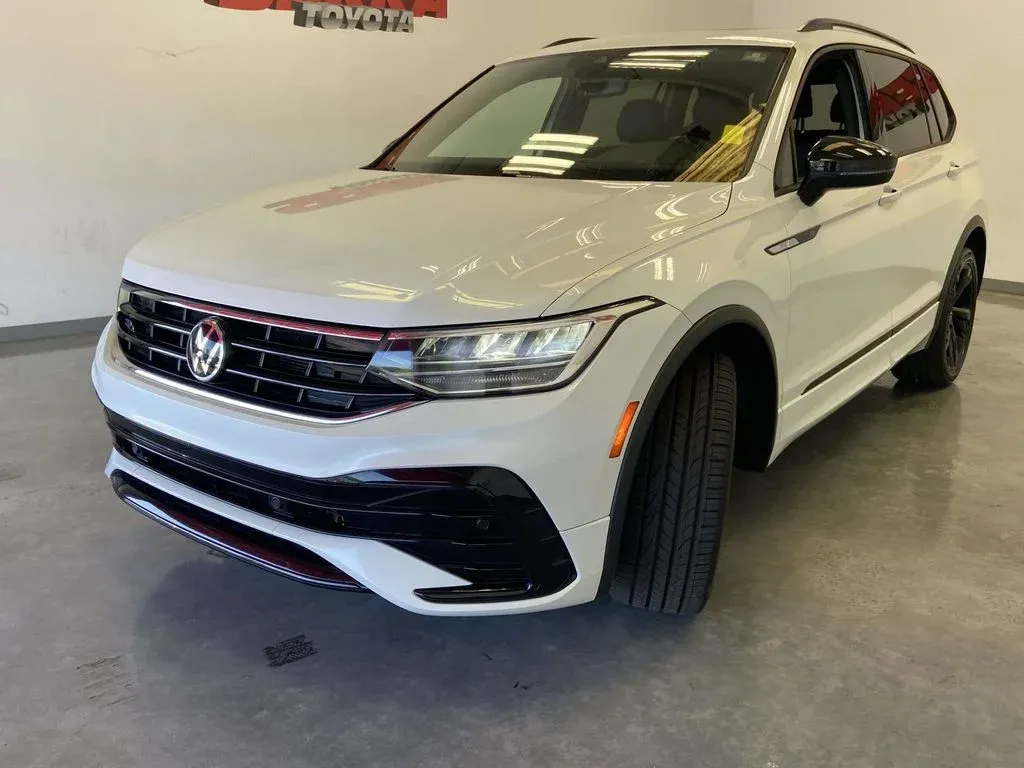 2023 Volkswagen Tiguan 2.0T SE R-Line Black thumbnail 7