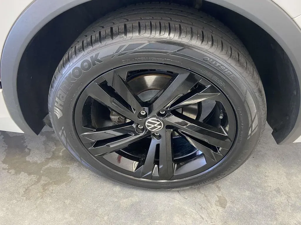 2023 Volkswagen Tiguan 2.0T SE R-Line Black thumbnail 9