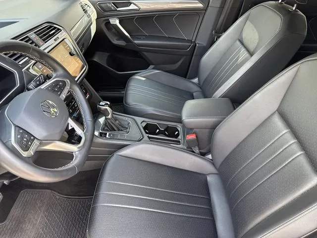 2023 Volkswagen Tiguan 2.0T SE R-Line Black thumbnail 13